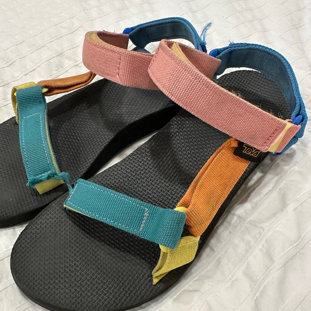 Women’s multicolored Tevas size 9